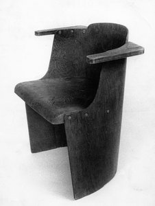 椅子、1930年（繊維板に木材）